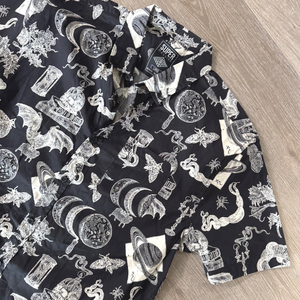 Super Massive Button Up Shirt Mens Large Black Occult Galaxy Bat Moth Print